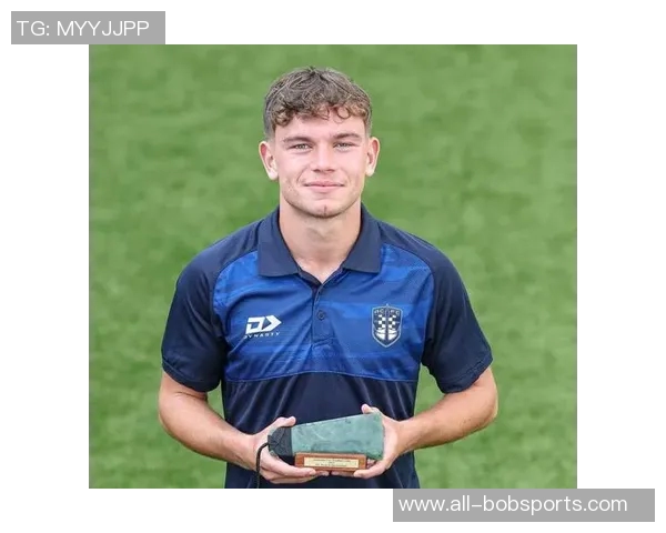 诺伊尔强调球队配合日益默契每位球员明确自身职责与角色