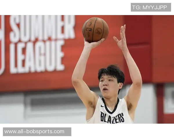 高倍镜下的杨瀚森展现邓肯风采但三分球需加强训练提升表现