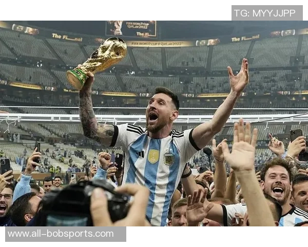 梅西庆祝世界杯夺冠三周年分享捧杯瞬间感慨时光飞逝